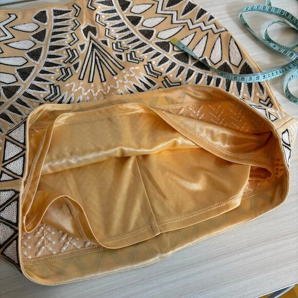 Bebe Embellished Mini Skirt Size 4 Sequin Embroidered Fitted Party Geometric - Picture 8 of 10